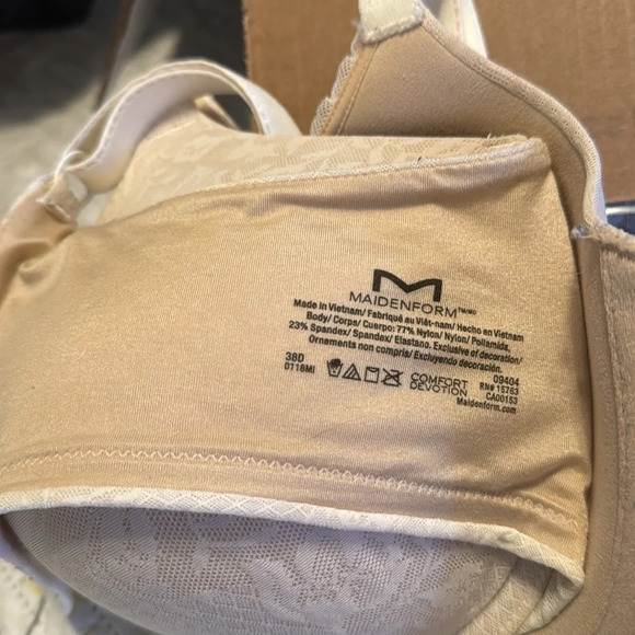 Maidenform NWOT Underwire, back smoothing style 38D Nude - Picture 3 of 5